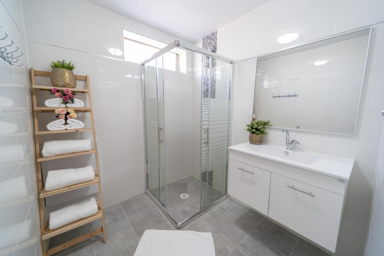 Yalarent Sunny 3Br Apt Eilat Exteriör bild